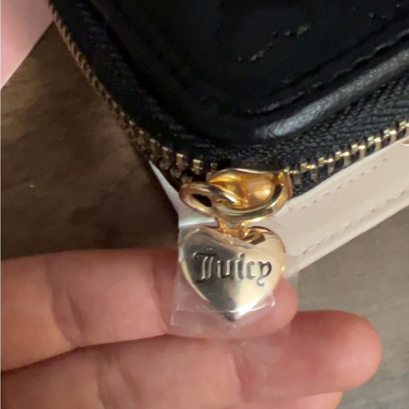 Juicy Couture Black and White Heart Charm Wallet - Picture 3 of 4